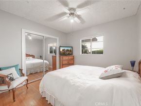 15815 Bassett Street, Lake Balboa CA 91406