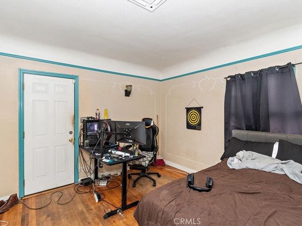 1439 E Artesia Boulevard, Long Beach CA 90805