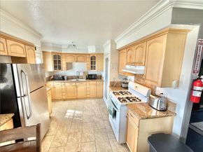732 James Place, Pomona CA 91767