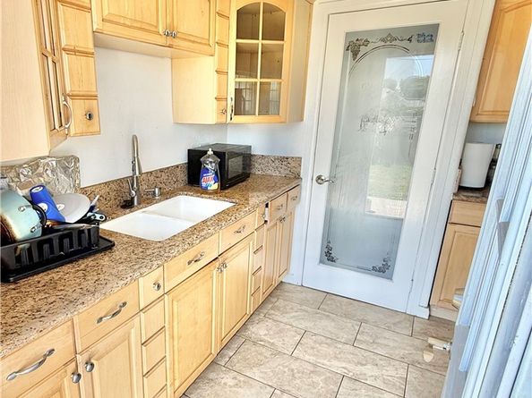 732 James Place, Pomona CA 91767