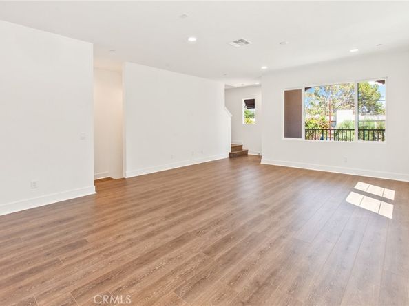 139 Bridle Drive, Burbank CA 91506