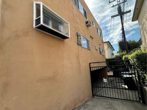 951 N Gardner 6, West Hollywood CA 90046