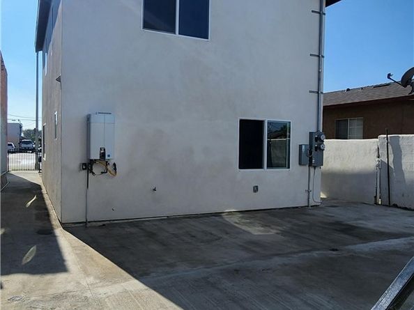 1407 W 59th Place, Los Angeles CA 90047
