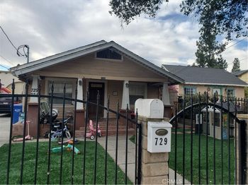 729 731 N Soldano Avenue