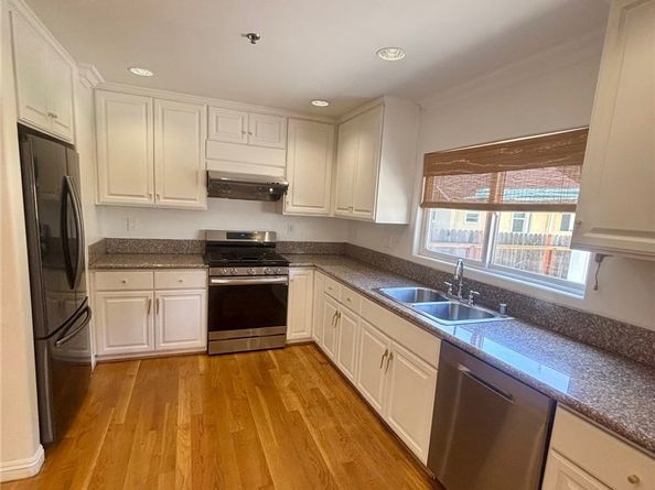 1688 Locust Street, Pasadena CA 91106