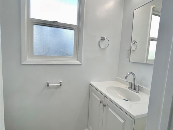 5042 N Glendora Avenue, Covina CA 91724