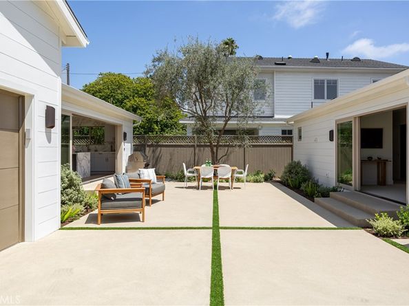 212 E 19th Street, Costa Mesa CA 92627