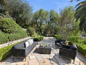 11385 La Vereda, North Tustin CA 92705