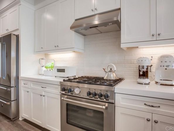 725 Grand Avenue, Carlsbad CA 92008