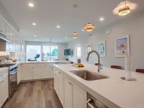 725 Grand Avenue, Carlsbad CA 92008