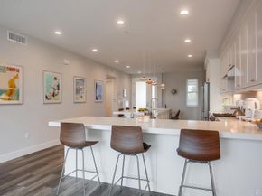 725 Grand Avenue, Carlsbad CA 92008