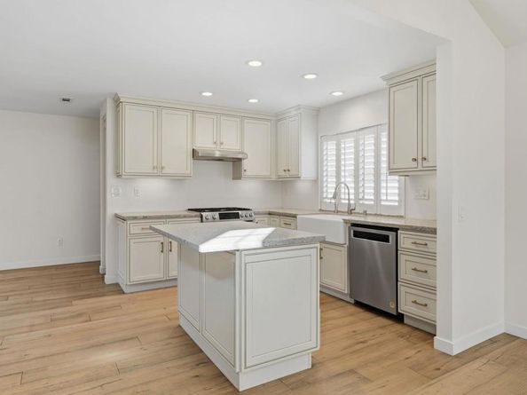 1709 Edgefield Lane, Encinitas CA 92024