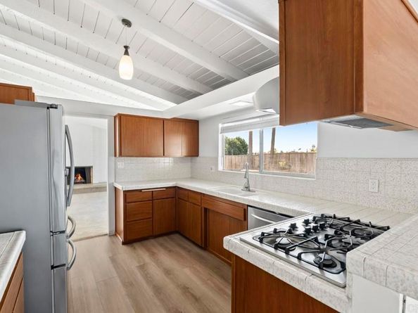 6852 Jackson, San Diego CA 92119