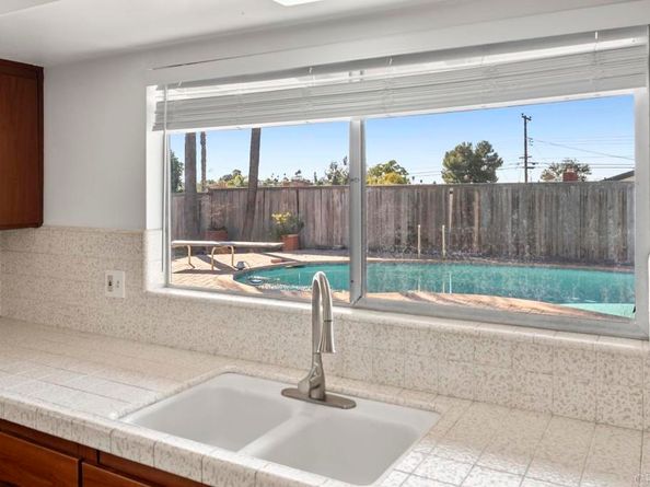 6852 Jackson, San Diego CA 92119