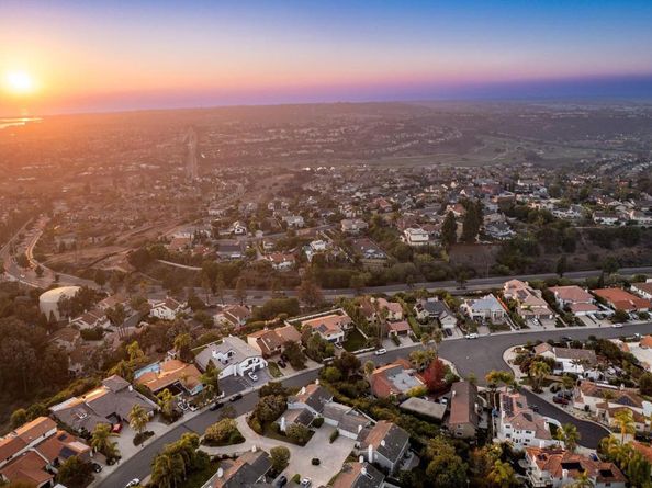 2515 Luciernaga Street, Carlsbad CA 92009