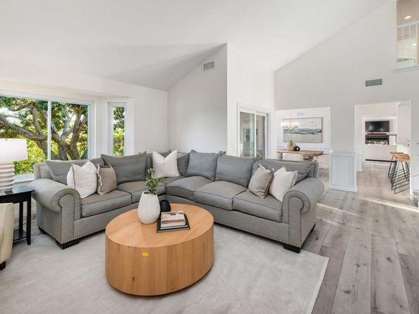 2515 Luciernaga Street, Carlsbad CA 92009