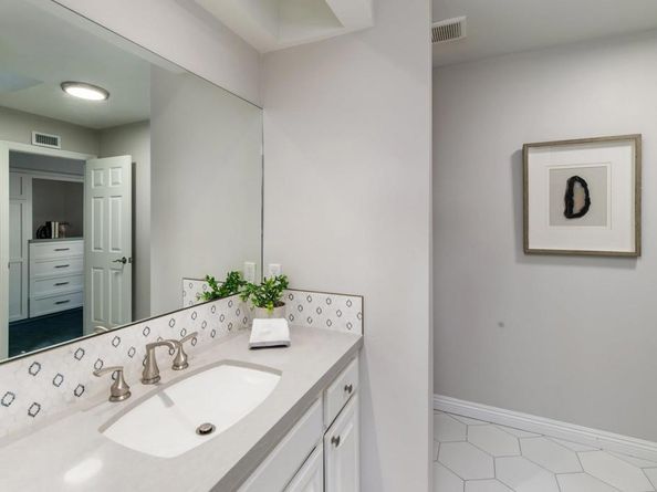 2515 Luciernaga Street, Carlsbad CA 92009