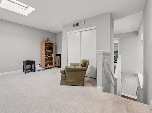 2537 Navarra Drive B9, Carlsbad CA 92009