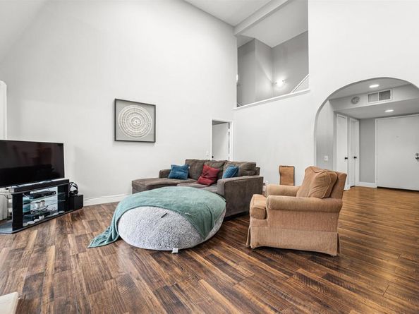 2537 Navarra Drive B9, Carlsbad CA 92009