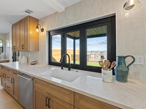 5777 Desert View Drive, La Jolla CA 92037