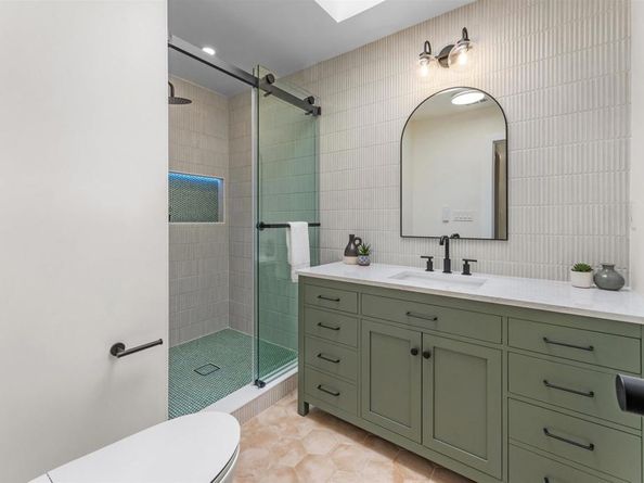 5777 Desert View Drive, La Jolla CA 92037