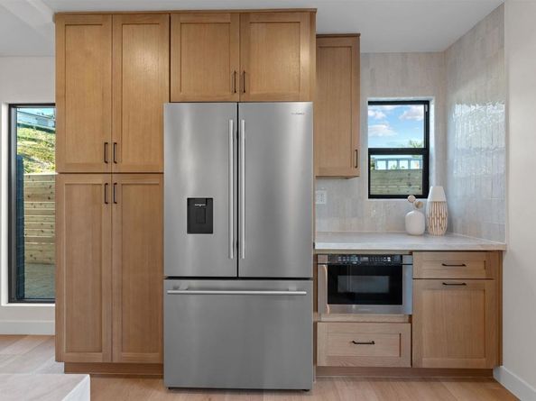 5777 Desert View Drive, La Jolla CA 92037