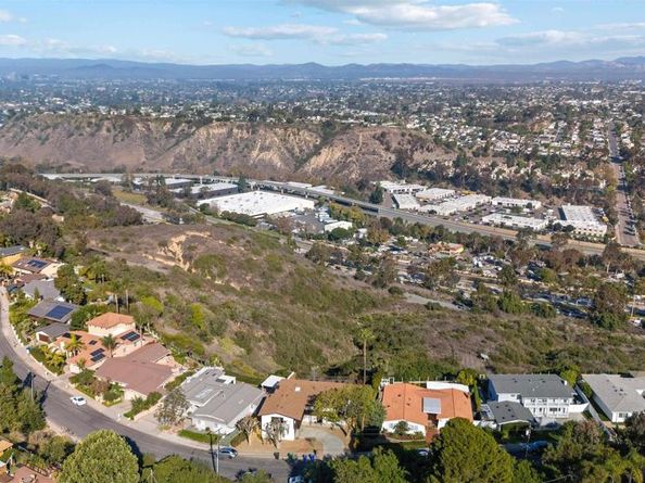 5777 Desert View Drive, La Jolla CA 92037