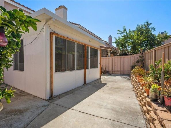 8727 Westmore Road 24, San Diego CA 92126