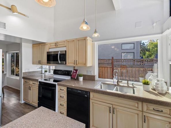 6371 Caminito Del Pastel, San Diego CA 92111