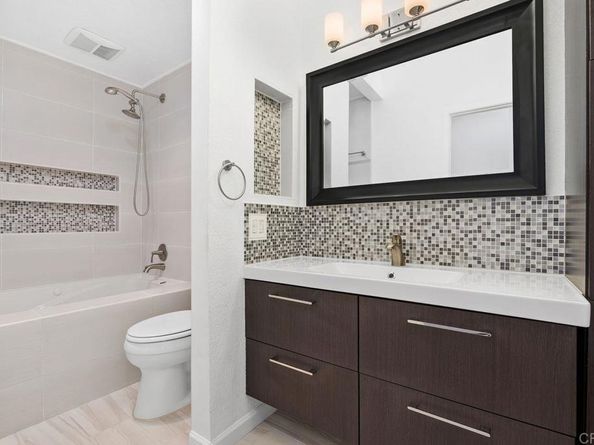 2433 La Costa Ave. A, Carlsbad CA 92009