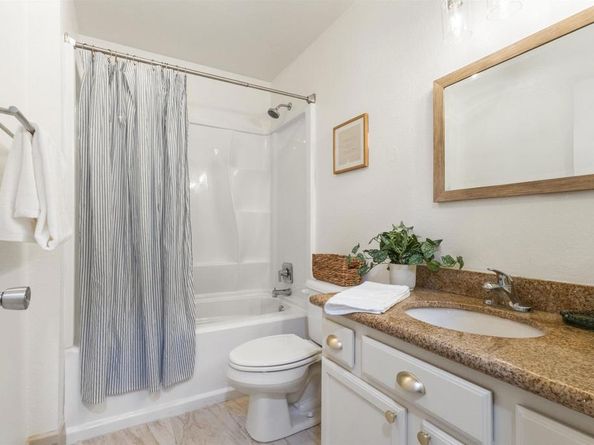 432 Edgehill Lane 74, Oceanside CA 92054