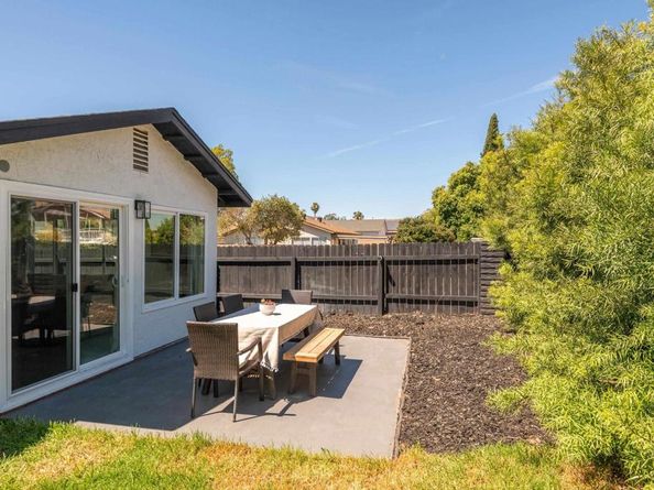8419 Menkar Rd, San Diego CA 92126