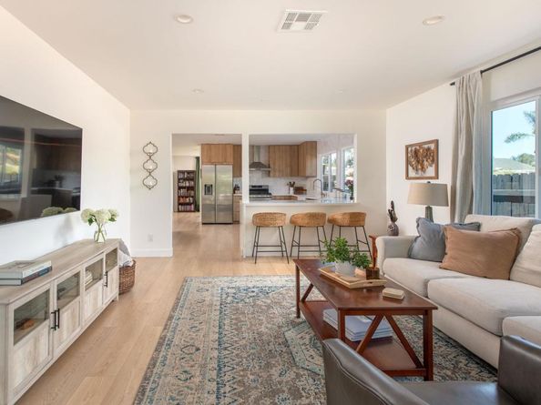 8419 Menkar Rd, San Diego CA 92126