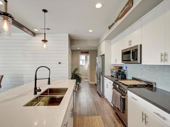 1570 Vista Del Mar Way 4, Oceanside CA 92054