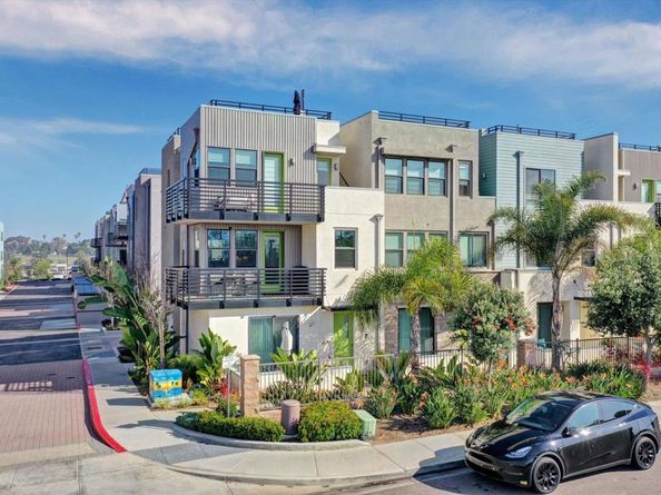 1570 Vista Del Mar Way 4, Oceanside CA 92054