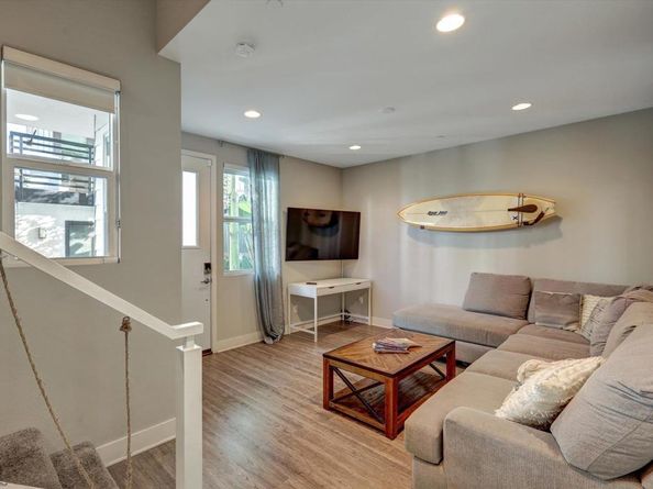 1570 Vista Del Mar Way 4, Oceanside CA 92054
