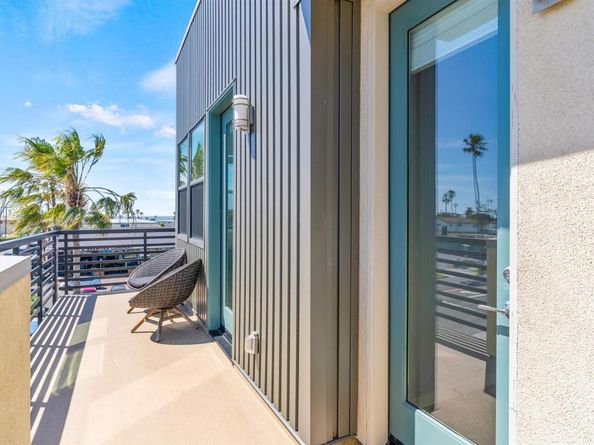 1573 Vista Del Mar Way, Oceanside CA 92054