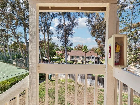 225 Diamond Way 211, Vista CA 92083