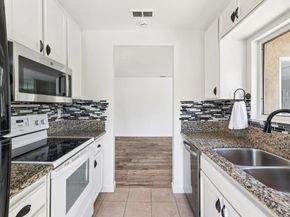 225 Diamond Way 211, Vista CA 92083