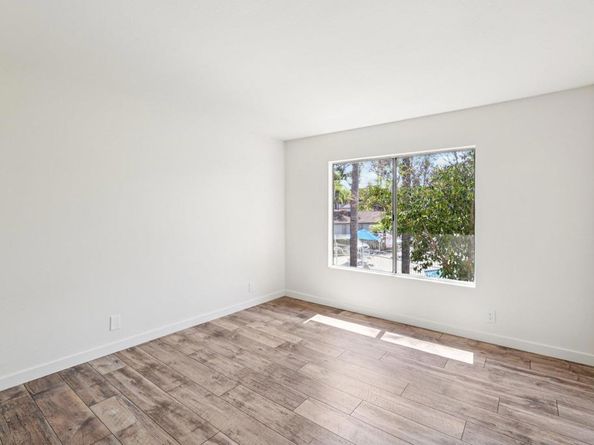 225 Diamond Way 211, Vista CA 92083