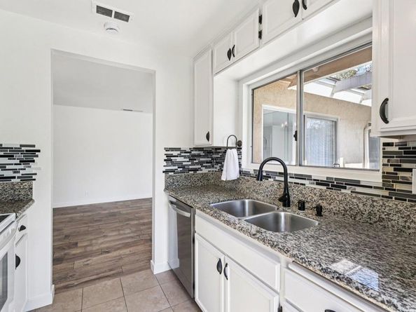 225 Diamond Way 211, Vista CA 92083