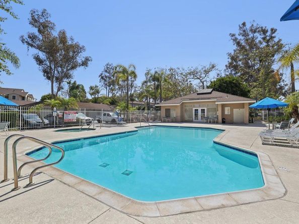 225 Diamond Way 211, Vista CA 92083