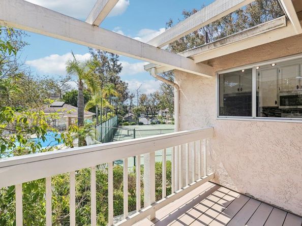225 Diamond Way 211, Vista CA 92083