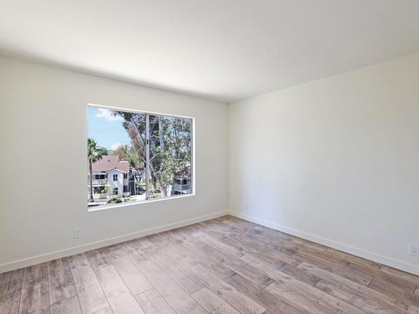 225 Diamond Way 211, Vista CA 92083
