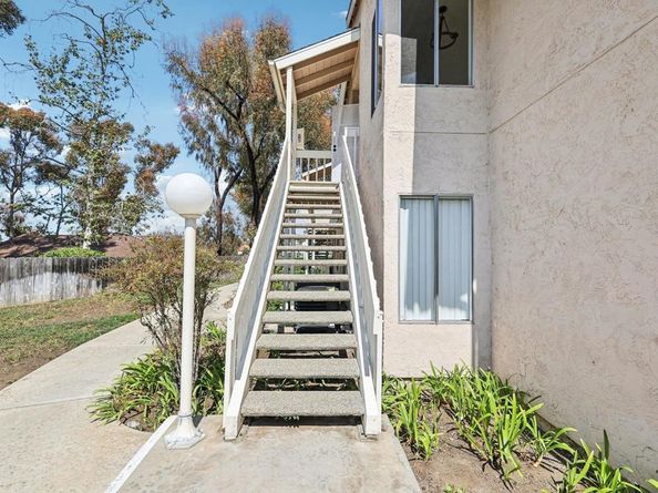 225 Diamond Way 211, Vista CA 92083
