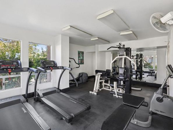 225 Diamond Way 211, Vista CA 92083