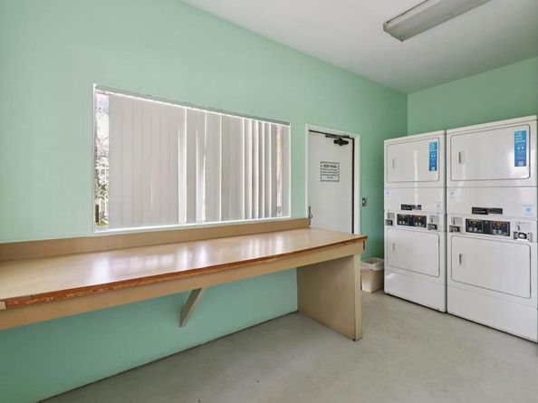 225 Diamond Way 211, Vista CA 92083
