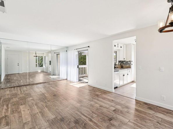 225 Diamond Way 211, Vista CA 92083