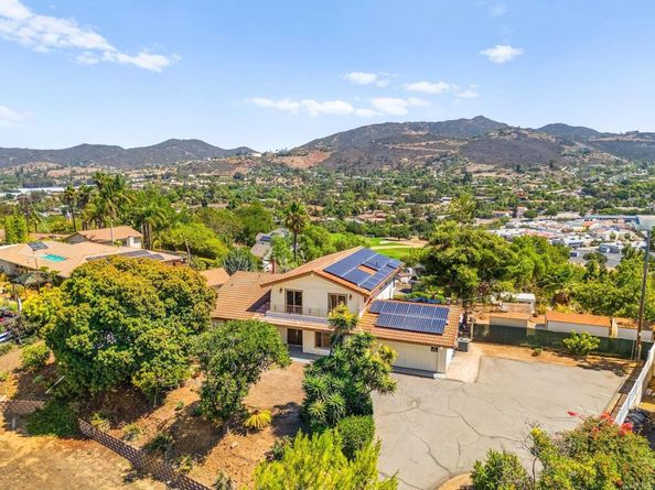 326 Sunrise Circle, Vista CA 92084