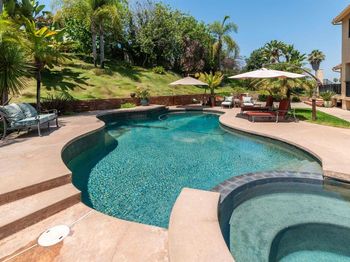 6541 Vispera Place